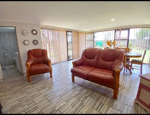 3 BEDROOM HOUSE FOR SALE IN RIVERSDALE